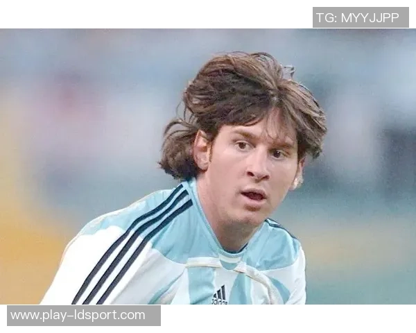 再战一届世界杯梅西C罗奥乔亚成现役五届球员的传奇代表